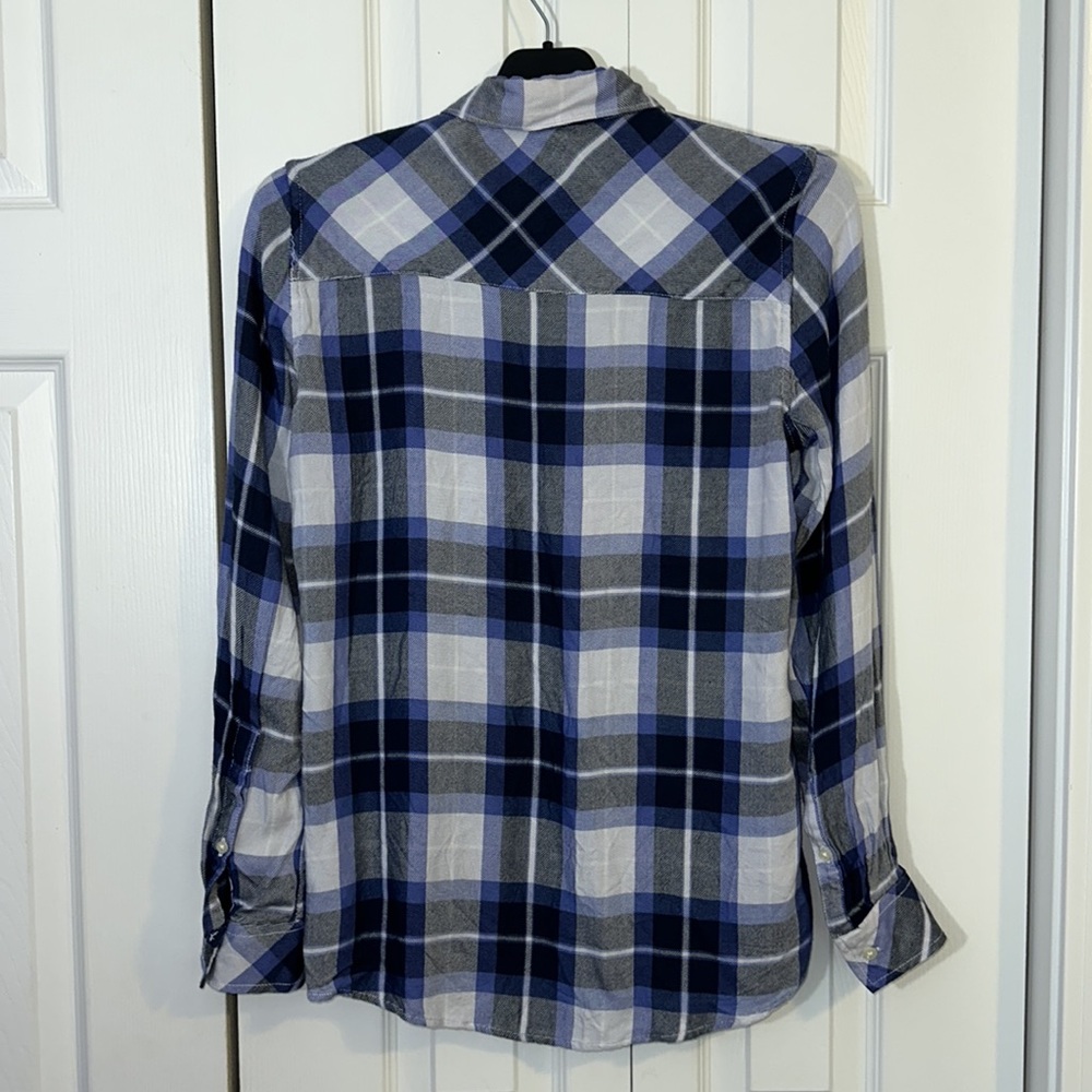 GAP Button Up Top - Picture 3 of 3